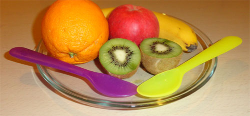 Amestec de fructe din banana, mar, kiwi si portocala pentru bebelusi de la 8 luni