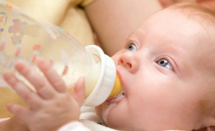 temperament Hiring Opposition Renunțarea la BIBERON: de la ce vârstă a bebelușului se recomandă de către  pediatru? - Clubul Bebelusilor