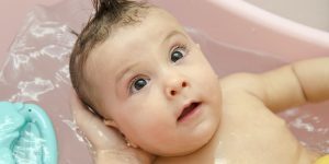 Rutina ingrijirii pielii bebelusului - Cum mentinem pielea frumoasa si sanatoasa