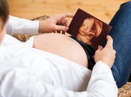 gravida-se-gandeste-la-bebe