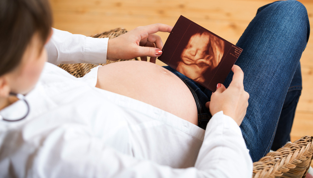 gravida-se-gandeste-la-bebe