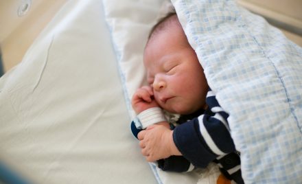 Scăderea fiziologică în greutate a nou-născutului | bracelet.ro