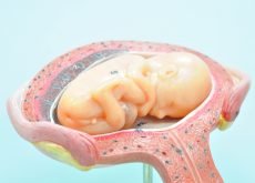 declansare travaliu in sarcina nastere bebe