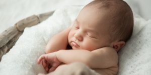 bebelus adormit adorabil