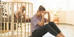 mama cu bebe solicitant