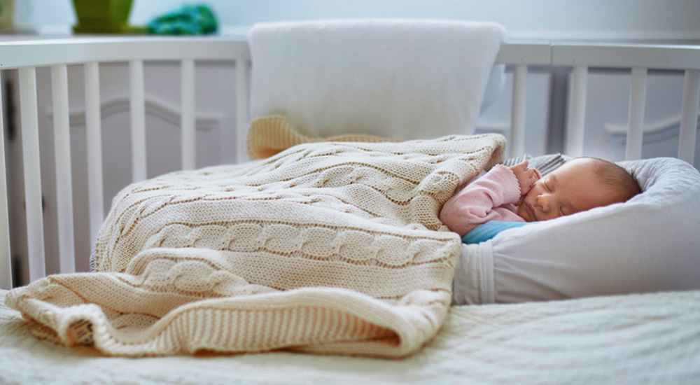 mediu-sigur-somn-bebelus