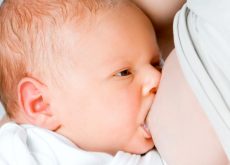 Bebelusul nu se satura cu lapte matern si are nevoie de supliment