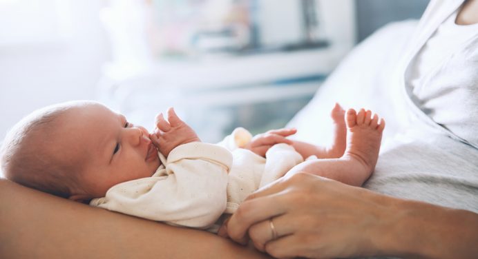 Îngrijirea ta şi a Copilului Imediat După Naştere | rotunda