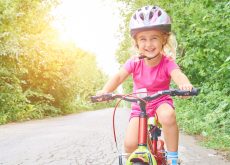 mersul cu bicicleta cum invatam copiii ca trebuie sa respecte reguli de siguranta