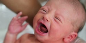 bebe agitat nu se satura sau trece prin puseu de crestere