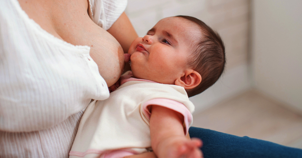 Attempt Cafe Noisy Frenul restrictiv poate afecta hrănirea la sân a bebelușului. Intervenția  de frenectomie (tăierea frenului lingual) - Clubul Bebelusilor