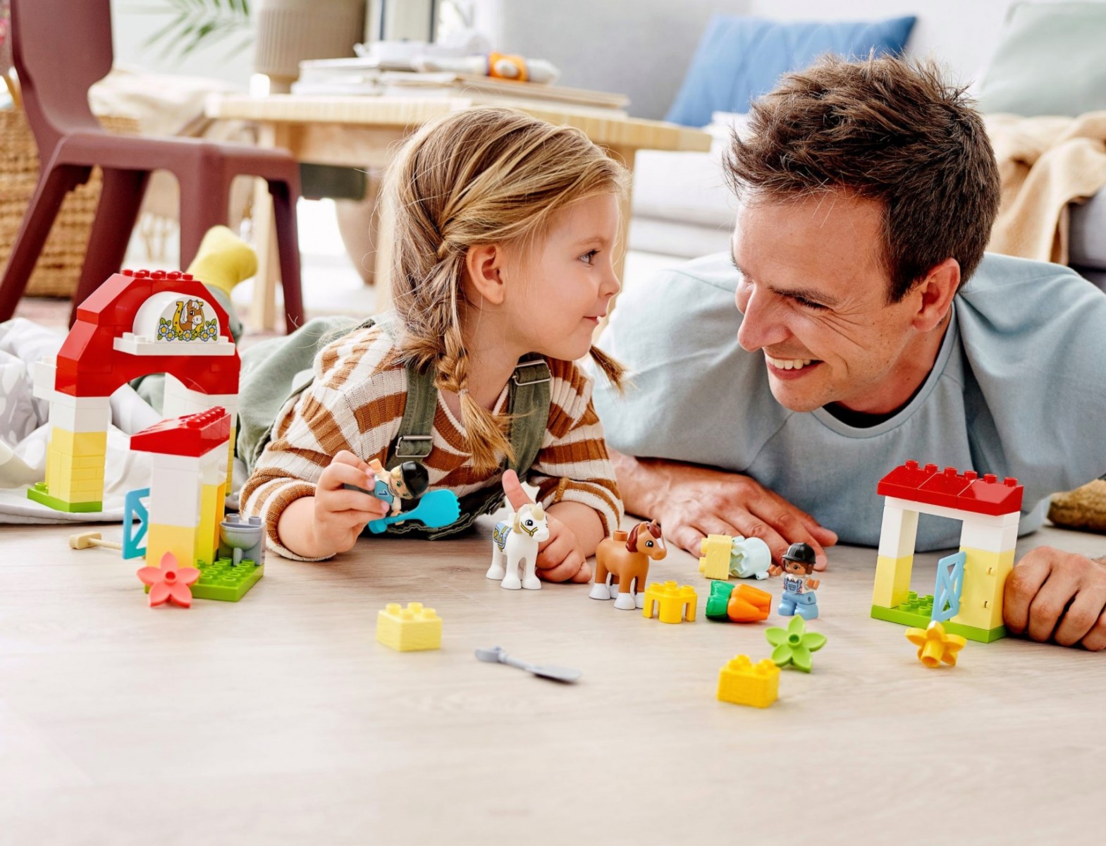 sweater Confidential neck Ghidul părinților: cum aleg primul joc LEGO® și la ce vârstă? De ce este  LEGO DUPLO o jucărie atât de iubită! - Clubul Bebelusilor