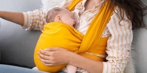 sisteme de purtare in primul an pentru bebe
