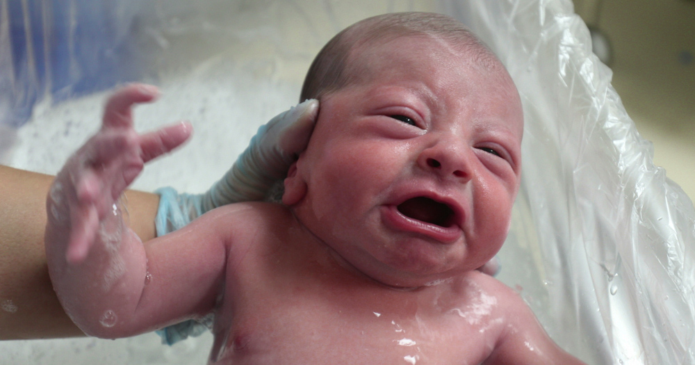 bebe-la-nastere-neonatolog